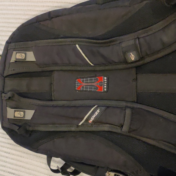 Wenger black laptop backpack - good condition. - Picture 7 of 8